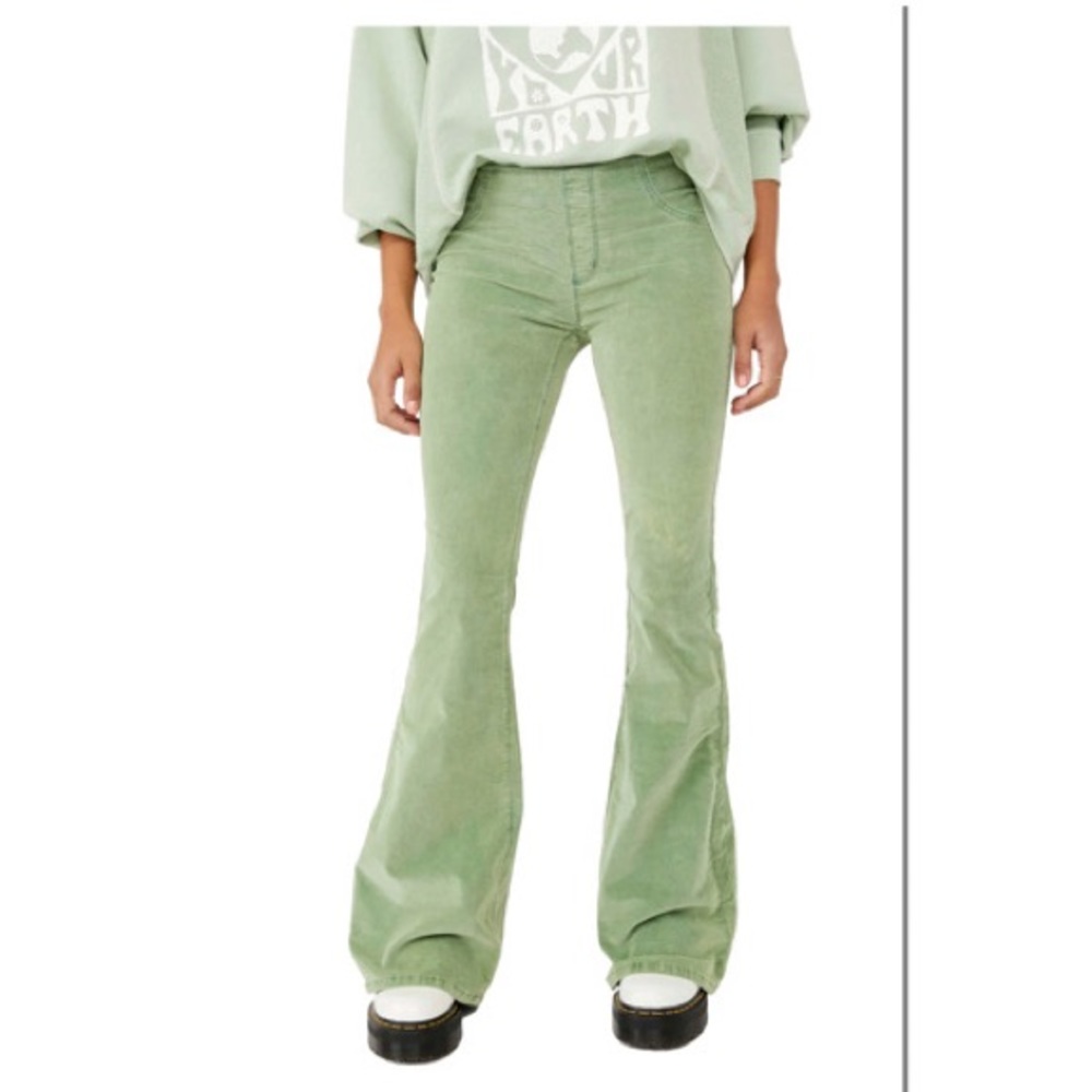 Free People We the Free Pull-On Flare Corduroy Pants
 
STILL POND, Size 25